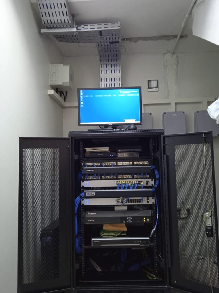 Pemasangan Close Rack Server 22U Haganerack HR226P 600mm di SPBU Vivo