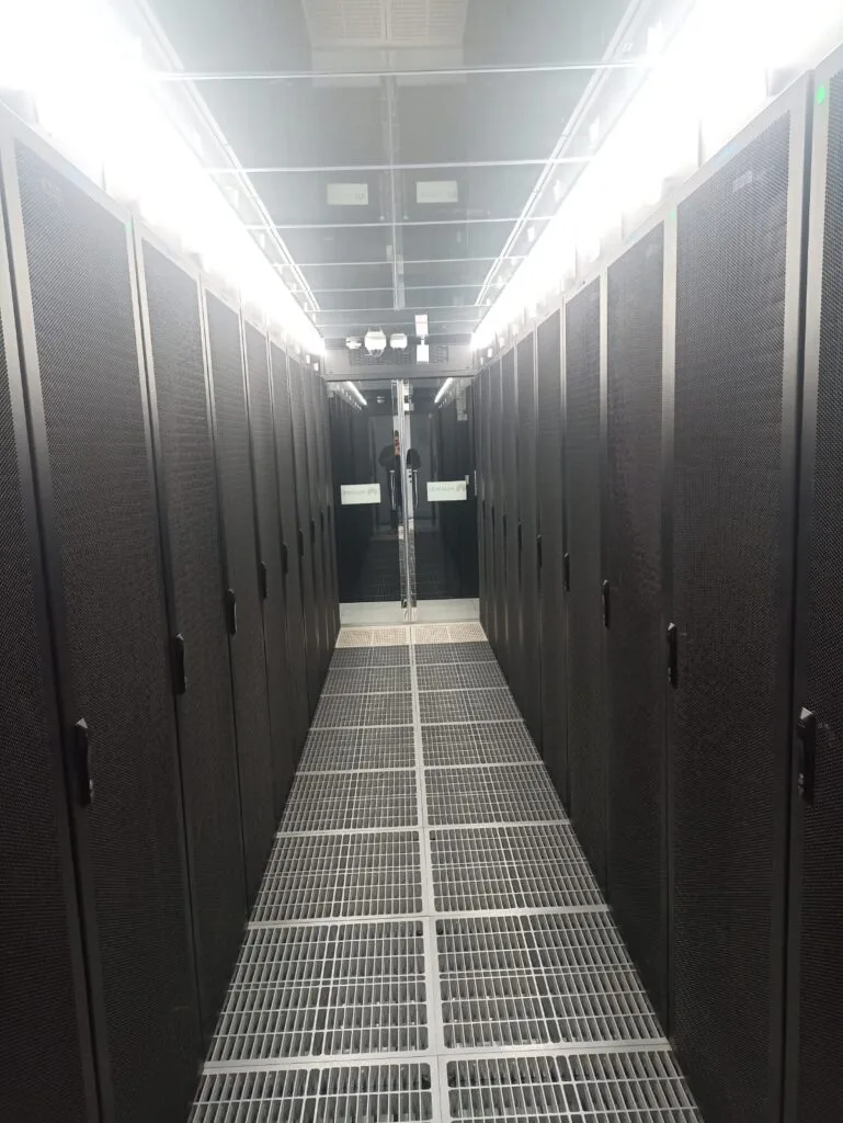 Project BDx Data Center Cold Aisle Containment Haganerack